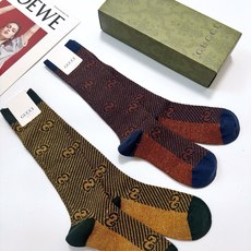 配包装 🌟【一盒2双】 🌟Gucci 古奇 爆款金银丝长筒袜 小腿袜🔥原单品质!双针针织混纺金银丝材质,超完美结合,款式 配包装 🌟【一盒2双】 🌟Gucci 古奇 爆款金银丝长筒袜 小腿袜🔥原单品质!双针针织混纺金银丝材质,超完美结合,款式