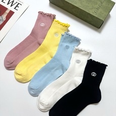 配包装 🌟【一盒5 双】 🌟Gucci 古琦 经典刺绣字母logo 纯棉中筒袜 ,ins超火爆小腿袜,纯棉面料,潮 配包装 🌟【一盒5 双】 🌟Gucci 古琦 经典刺绣字母logo 纯棉中筒袜 ,ins超火爆小腿袜,纯棉面料,潮