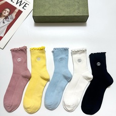 配包装 🌟【一盒5 双】 🌟Gucci 古琦 经典刺绣字母logo 纯棉中筒袜 ,ins超火爆小腿袜,纯棉面料,潮 配包装 🌟【一盒5 双】 🌟Gucci 古琦 经典刺绣字母logo 纯棉中筒袜 ,ins超火爆小腿袜,纯棉面料,潮