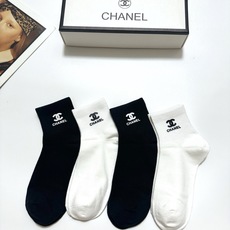 配包装 🌟【一盒4双】 🌟Chanel 香奈儿 经典字母logo 纯棉短筒袜 经典纯色短袜 🌟ins爆款!专柜在售ing 配包装 🌟【一盒4双】 🌟Chanel 香奈儿 经典字母logo 纯棉短筒袜 经典纯色短袜 🌟ins爆款!专柜在售ing