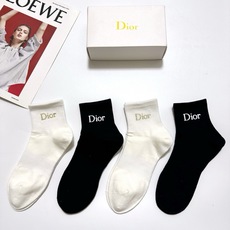 配包装 🌟【一盒4双】 🌟Dior 迪奥 经典字母logo 纯棉短筒袜 经典纯色短袜 🌟ins爆款!专柜在售ing 🌟原 配包装 🌟【一盒4双】 🌟Dior 迪奥 经典字母logo 纯棉短筒袜 经典纯色短袜 🌟ins爆款!专柜在售ing 🌟原