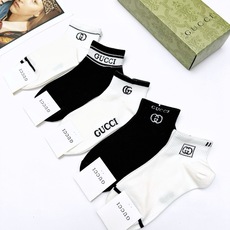 配包装 🌟【一盒5 双】 🌟Gucci 古琦 经典字母logo 双G 短袜 ,ins超火爆短袜,纯棉面料,潮人必备 配包装 🌟【一盒5 双】 🌟Gucci 古琦 经典字母logo 双G 短袜 ,ins超火爆短袜,纯棉面料,潮人必备