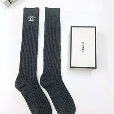 配包装 🌟【一盒一双】 🌟Chanel 香奈儿 经典字母logo纯棉长筒袜 小腿袜 🌟重工装饰个性时尚 🌟ins爆款! 配包装 🌟【一盒一双】 🌟Chanel 香奈儿 经典字母logo纯棉长筒袜 小腿袜 🌟重工装饰个性时尚 🌟ins爆款!