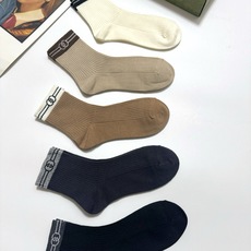配包装 🌟【一盒5双】 🌟Gucci 古琦 经典字母logo 纯棉中筒袜 ,ins超火爆短袜,纯棉面料,潮人必备 配包装 🌟【一盒5双】 🌟Gucci 古琦 经典字母logo 纯棉中筒袜 ,ins超火爆短袜,纯棉面料,潮人必备