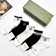配包装 🌟【一盒5双】 🌟Gucci 古琦 经典字母logo 纯棉短袜 ,ins超火爆短袜,纯棉面料,潮人必备 配包装 🌟【一盒5双】 🌟Gucci 古琦 经典字母logo 纯棉短袜 ,ins超火爆短袜,纯棉面料,潮人必备