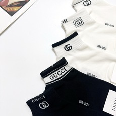 配包装 🌟【一盒5双】 🌟Gucci 古琦 经典字母logo 纯棉短袜 ,ins超火爆短袜,纯棉面料,潮人必备 配包装 🌟【一盒5双】 🌟Gucci 古琦 经典字母logo 纯棉短袜 ,ins超火爆短袜,纯棉面料,潮人必备