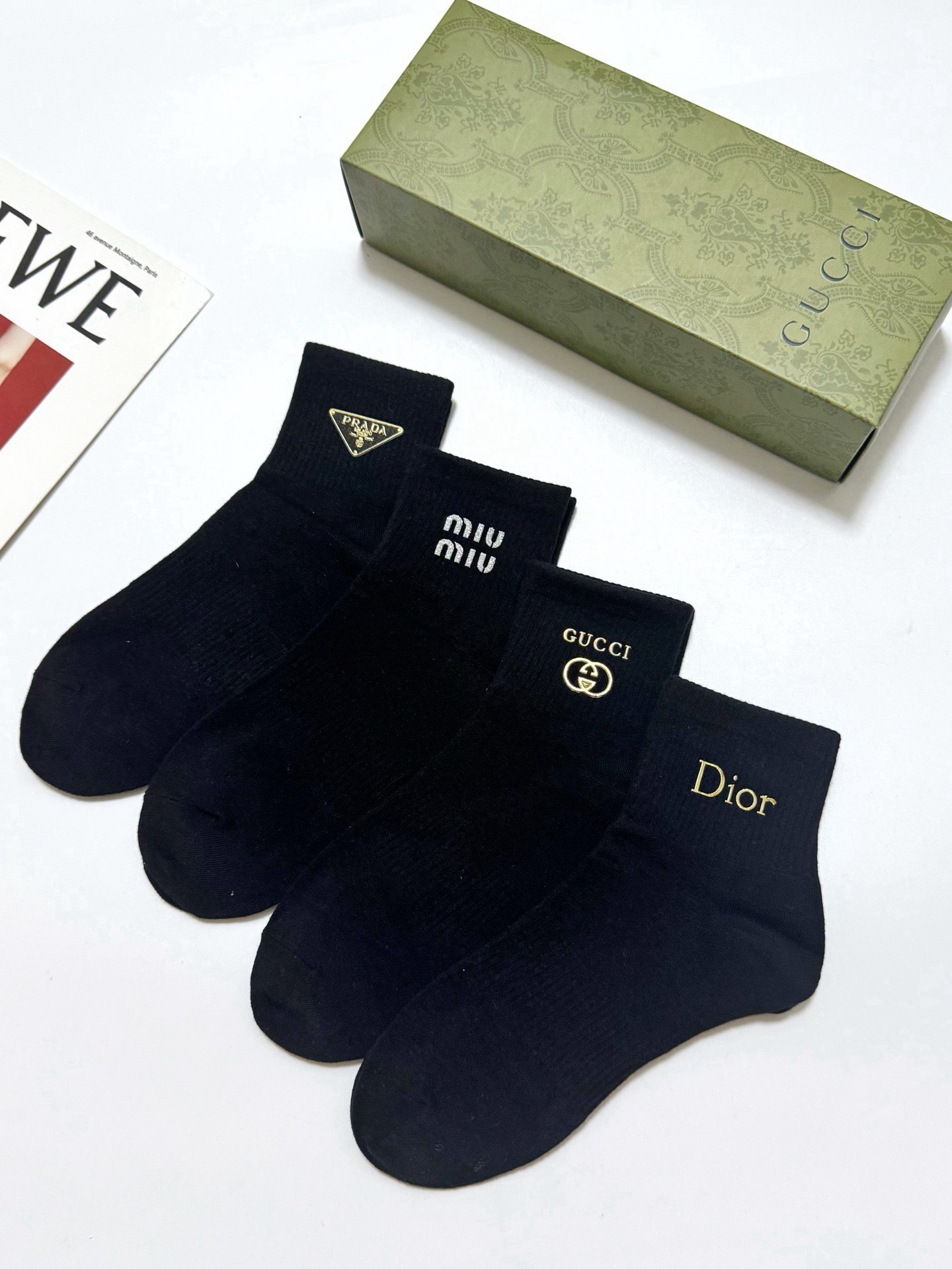 配包装 🌟【一盒4双】 🌟Gucci/Prada/miumiu/dior 欧美大牌 经典纯色 字母logo 纯棉短筒袜 