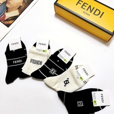 配包装 🌟【一盒5 双】 🌟芬迪FENDI 经典字母logo 纯棉中筒袜 ,ins超火爆短袜,纯棉面料,潮人必备 配包装 🌟【一盒5 双】 🌟芬迪FENDI 经典字母logo 纯棉中筒袜 ,ins超火爆短袜,纯棉面料,潮人必备