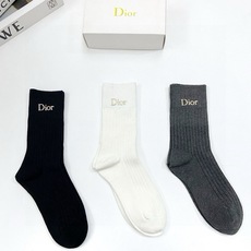 配包装 🌟【一盒3 双】 🌟 Dior 迪奥 经典字母logo纯棉 中筒袜 🌟经典配色个性时尚 🌟ins爆款!专柜在 配包装 🌟【一盒3 双】 🌟 Dior 迪奥 经典字母logo纯棉 中筒袜 🌟经典配色个性时尚 🌟ins爆款!专柜在