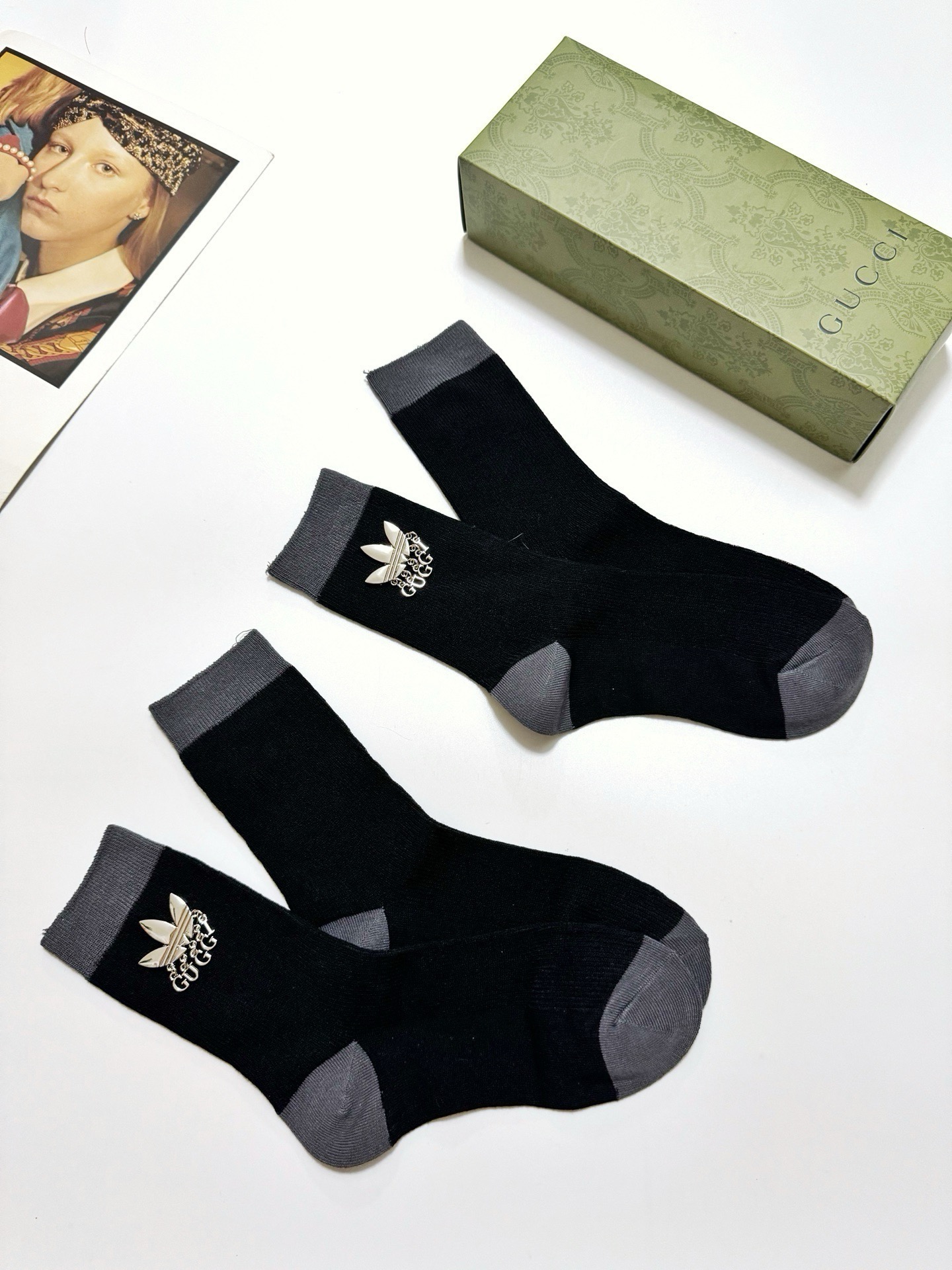 配包装 🌟【一盒2 双】 🌟Gucci 古琦 经典字母logo 纯棉中筒袜 ,ins超火爆短袜,纯棉面料,潮人必 配包装 🌟【一盒2 双】 🌟Gucci 古琦 经典字母logo 纯棉中筒袜 ,ins超火爆短袜,纯棉面料,潮人必
