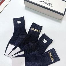 配包装 🌟【一盒4双】 🌟 Chanel 香奈儿 经典字母logo金银丝混纺中筒袜 🌟经典配色个性时尚 🌟ins爆款 配包装 🌟【一盒4双】 🌟 Chanel 香奈儿 经典字母logo金银丝混纺中筒袜 🌟经典配色个性时尚 🌟ins爆款