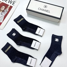 配包装 🌟【一盒4双】 🌟 Chanel 香奈儿 经典字母logo金银丝混纺中筒袜 🌟经典配色个性时尚 🌟ins爆款 配包装 🌟【一盒4双】 🌟 Chanel 香奈儿 经典字母logo金银丝混纺中筒袜 🌟经典配色个性时尚 🌟ins爆款
