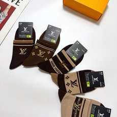 配包装 🌟【一盒5 双】 🌟LV 路易威登 经典字母 logo短袜 !纯棉面料软糯亲肤! 🌟ins爆款!专柜在售ing 配包装 🌟【一盒5 双】 🌟LV 路易威登 经典字母 logo短袜 !纯棉面料软糯亲肤! 🌟ins爆款!专柜在售ing