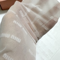 配包装 【一盒一双】🌟缪缪 miumiu 经典植绒字母丝袜 🌟好看到爆炸 ,欧美大牌丝袜🔥一比一高版本制作,可以看得到的 配包装 【一盒一双】🌟缪缪 miumiu 经典植绒字母丝袜 🌟好看到爆炸 ,欧美大牌丝袜🔥一比一高版本制作,可以看得到的