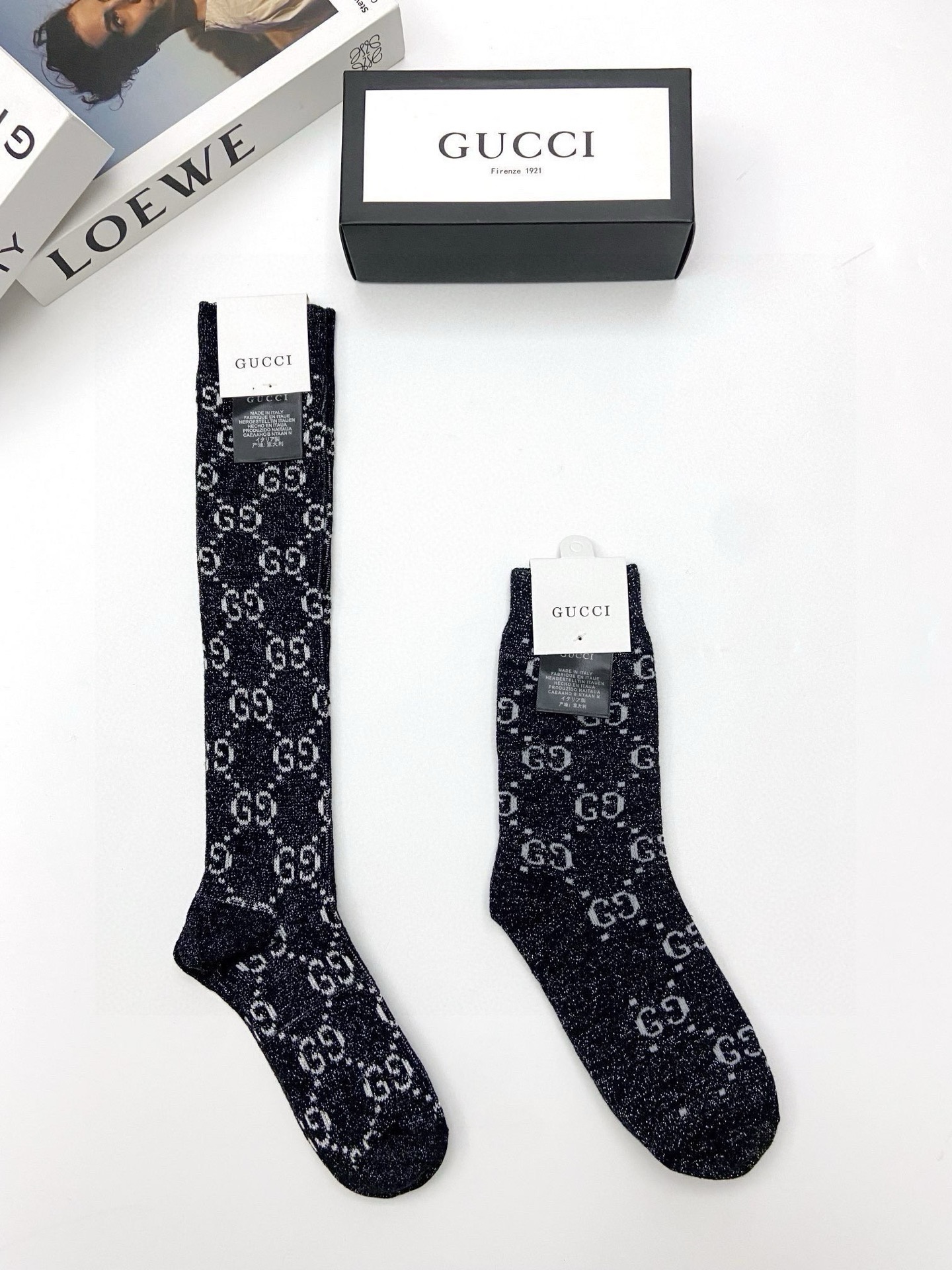配包装 🌟【一盒2 双】 🌟Gucci 古奇 爆款金银丝长筒袜 中筒袜,超级火爆小腿袜🔥双针针织混纺金银丝材质,超完美结 配包装 🌟【一盒2 双】 🌟Gucci 古奇 爆款金银丝长筒袜 中筒袜,超级火爆小腿袜🔥双针针织混纺金银丝材质,超完美结