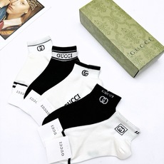 配包装 🌟【一盒5 双】 🌟Gucci 古琦 经典字母logo 双G 短袜 ,ins超火爆短袜,纯棉面料,潮人必备 配包装 🌟【一盒5 双】 🌟Gucci 古琦 经典字母logo 双G 短袜 ,ins超火爆短袜,纯棉面料,潮人必备