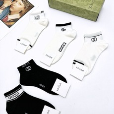 配包装 🌟【一盒5 双】 🌟Gucci 古琦 经典字母logo 双G 短袜 ,ins超火爆短袜,纯棉面料,潮人必备 配包装 🌟【一盒5 双】 🌟Gucci 古琦 经典字母logo 双G 短袜 ,ins超火爆短袜,纯棉面料,潮人必备