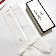 配包装 🌟【一盒一双】 🌟Chanel 香奈儿 经典双C字母logo纯棉长筒袜 小腿袜 🌟ins爆款!专柜在售ing 配包装 🌟【一盒一双】 🌟Chanel 香奈儿 经典双C字母logo纯棉长筒袜 小腿袜 🌟ins爆款!专柜在售ing