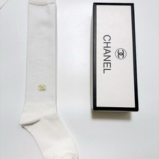 配包装 🌟【一盒一双】 🌟Chanel 香奈儿 经典双C字母logo纯棉长筒袜 小腿袜 🌟ins爆款!专柜在售ing 配包装 🌟【一盒一双】 🌟Chanel 香奈儿 经典双C字母logo纯棉长筒袜 小腿袜 🌟ins爆款!专柜在售ing
