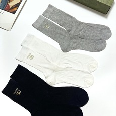 配包装 🌟【一盒3 双】 🌟Gucci 古琦 经典字母logo 超薄透气中筒袜 ,ins超火爆空调袜,潮人必备 ,经典 配包装 🌟【一盒3 双】 🌟Gucci 古琦 经典字母logo 超薄透气中筒袜 ,ins超火爆空调袜,潮人必备 ,经典
