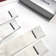 配包装 🌟【一盒2双】 🌟 巴黎世家 balenciaga 经典字母 长筒袜 短筒袜🔥双针针织材质,超完美结合,款式经典 配包装 🌟【一盒2双】 🌟 巴黎世家 balenciaga 经典字母 长筒袜 短筒袜🔥双针针织材质,超完美结合,款式经典