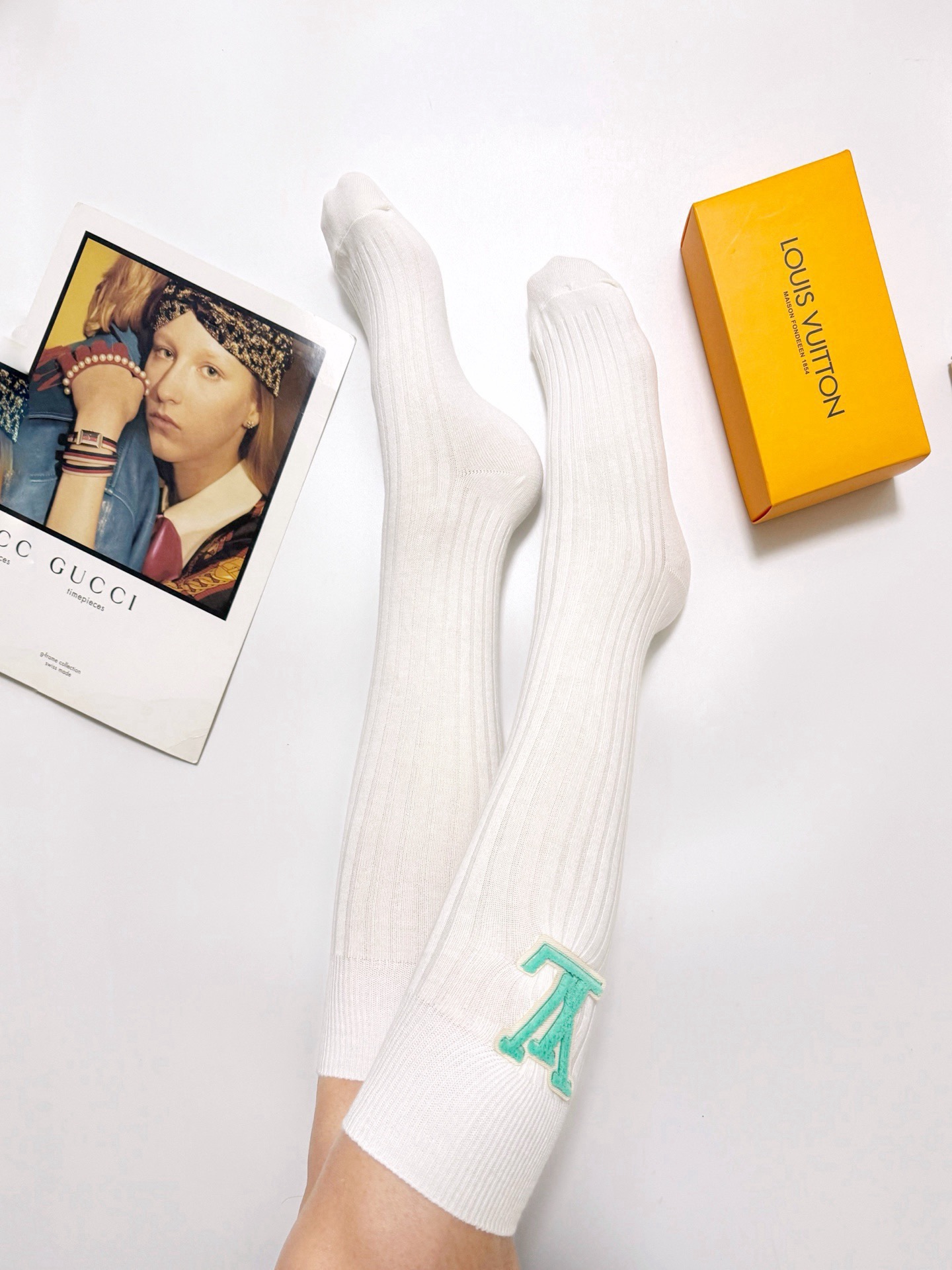 配包装 🌟【一盒一双】 🌟LV 路易威登 经典字母logo纯棉长筒袜  小腿袜 🌟重工装饰个性时尚 🌟ins爆款！专柜在