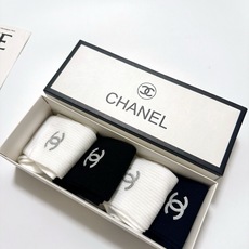 配包装 🌟【一盒4 双】 🌟Chanel 香奈儿 经典字母logo 超薄无骨中筒袜,纯棉 条纹小腿袜 堆堆袜 🌟ins 配包装 🌟【一盒4 双】 🌟Chanel 香奈儿 经典字母logo 超薄无骨中筒袜,纯棉 条纹小腿袜 堆堆袜 🌟ins