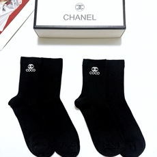 配包装 🌟【一盒2双】 🌟Chanel 香奈儿 经典字母logo 中筒袜,纯棉竖纹堆堆袜 🌟ins爆款!专柜在售ing 配包装 🌟【一盒2双】 🌟Chanel 香奈儿 经典字母logo 中筒袜,纯棉竖纹堆堆袜 🌟ins爆款!专柜在售ing