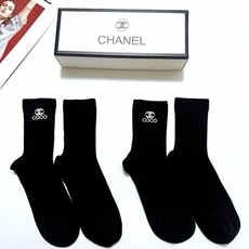 配包装 🌟【一盒2双】 🌟Chanel 香奈儿 经典字母logo 中筒袜,纯棉竖纹堆堆袜 🌟ins爆款!专柜在售ing 配包装 🌟【一盒2双】 🌟Chanel 香奈儿 经典字母logo 中筒袜,纯棉竖纹堆堆袜 🌟ins爆款!专柜在售ing