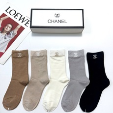 配包装 🌟【一盒5 双】 🌟Chanel 香奈儿 暗花字母logo纯棉中筒袜 🌟重工装饰个性时尚 🌟ins爆款!专柜 配包装 🌟【一盒5 双】 🌟Chanel 香奈儿 暗花字母logo纯棉中筒袜 🌟重工装饰个性时尚 🌟ins爆款!专柜