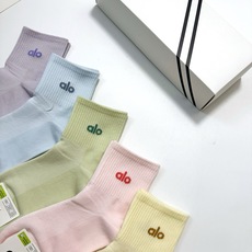 爆款回货 配包装 🌟【一盒5 双】 🌟alo 经典字母logo纯棉短袜 中筒袜 ,ins超火爆红人同款,精美纯棉 面 爆款回货 配包装 🌟【一盒5 双】 🌟alo 经典字母logo纯棉短袜 中筒袜 ,ins超火爆红人同款,精美纯棉 面