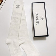 配包装 🌟【一盒一双】 🌟Chanel 香奈儿 经典字母 logo羊毛 混纺长筒袜 !菱格暗纹小腿袜 超级软糯亲肤! 配包装 🌟【一盒一双】 🌟Chanel 香奈儿 经典字母 logo羊毛 混纺长筒袜 !菱格暗纹小腿袜 超级软糯亲肤!