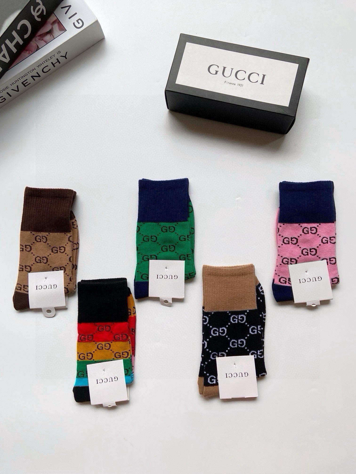 配包装【一盒五双】 🌟Gucci · 古奇❗️网红爆款出货~G家新品专柜对版袜子❗️纯棉材质织造，超级柔软舒适，罗口经典