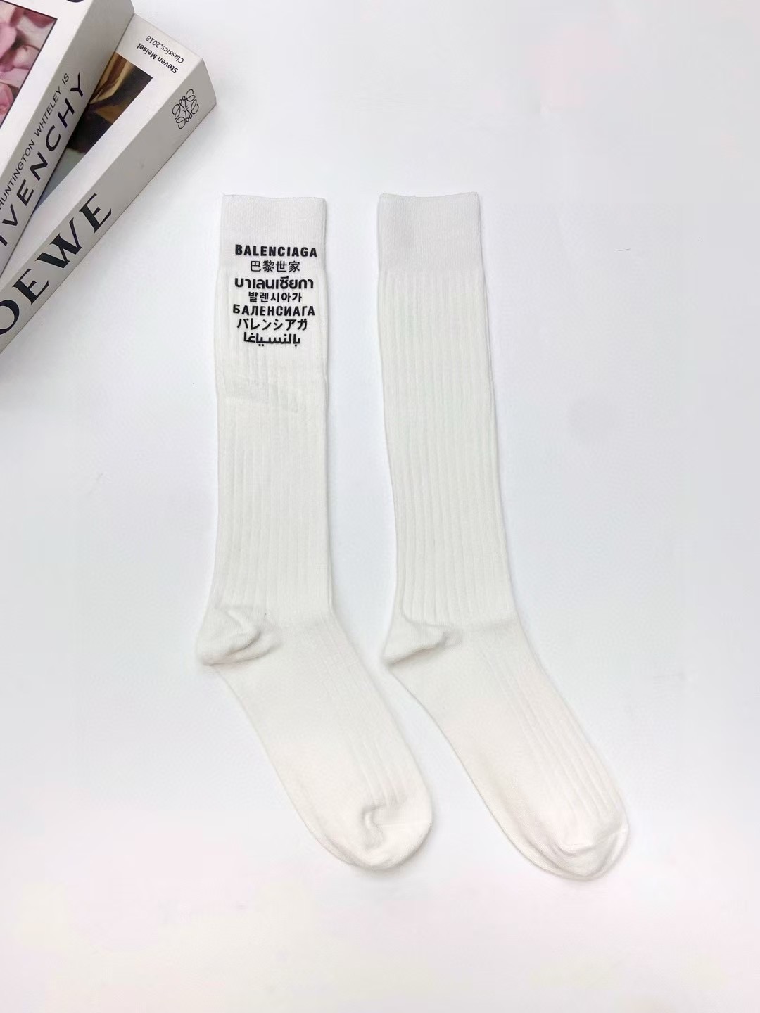 配包装 🌟【一盒一双】 🌟巴黎世家 balenciaga 经典字母logo纯棉长筒袜 小腿袜 🌟重工装饰个性时尚 🌟i 配包装 🌟【一盒一双】 🌟巴黎世家 balenciaga 经典字母logo纯棉长筒袜 小腿袜 🌟重工装饰个性时尚 🌟i