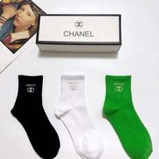 配包装 🌟【一盒3 双】 🌟Gucci 古琦经典字母logo纯棉 中筒袜 ins超火爆红人同款,精美 面料,潮人必备 配包装 🌟【一盒3 双】 🌟Gucci 古琦经典字母logo纯棉 中筒袜 ins超火爆红人同款,精美 面料,潮人必备