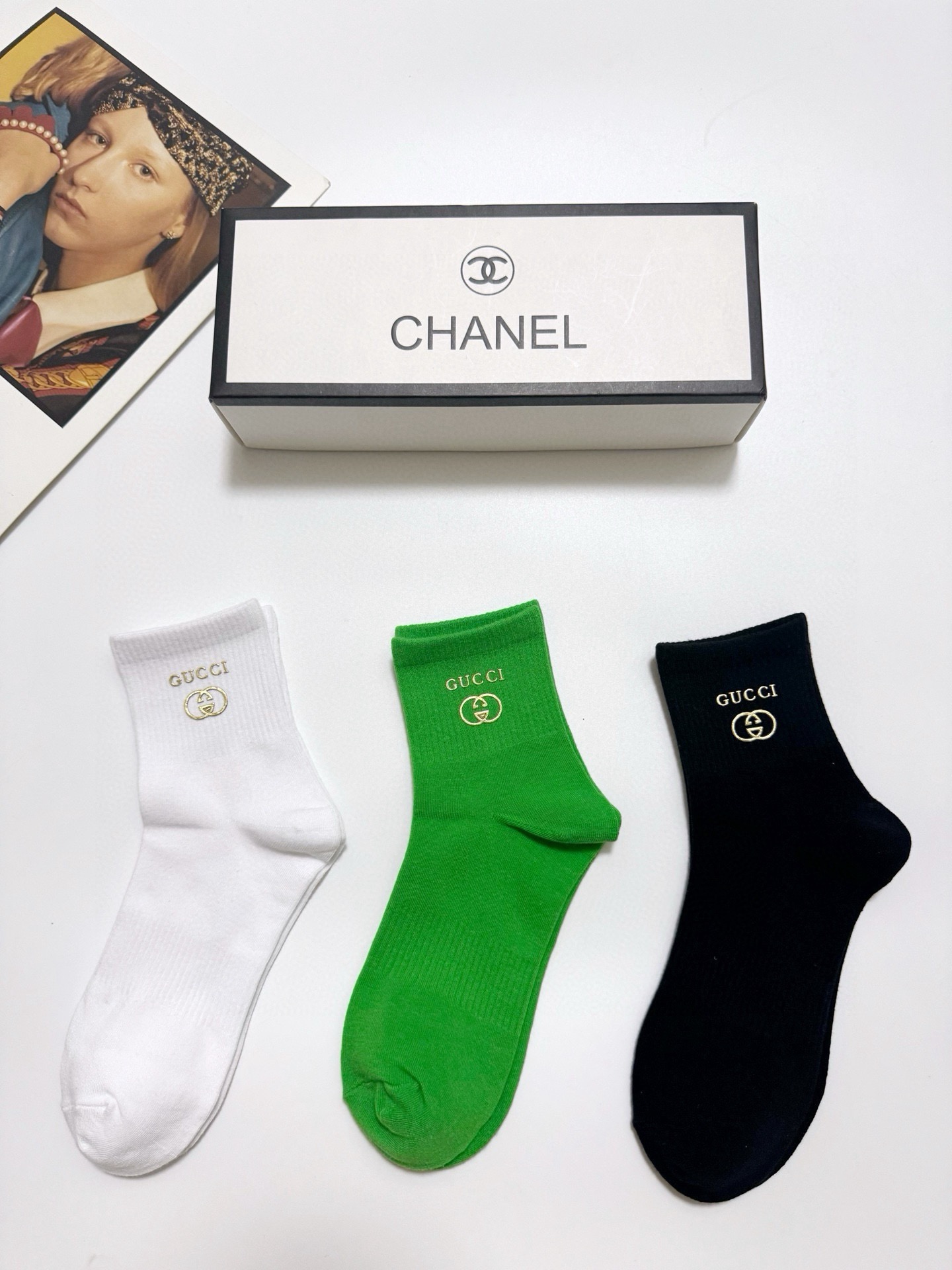 配包装 🌟【一盒3 双】  🌟Gucci 古琦经典字母logo纯棉 中筒袜  ins超火爆红人同款，精美 面料，潮人必备