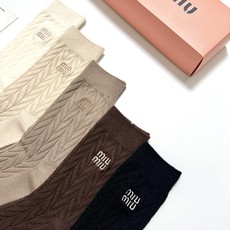 配包装 🌟【一盒5 双】 🌟缪缪 miumiu 经典刺绣字母logo 羊绒混纺中筒袜 ,软糯亲肤,ins超火爆配色 配包装 🌟【一盒5 双】 🌟缪缪 miumiu 经典刺绣字母logo 羊绒混纺中筒袜 ,软糯亲肤,ins超火爆配色