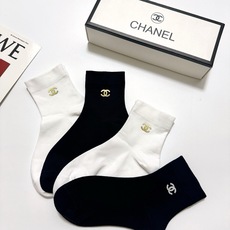配包装 🌟【一盒4双】 🌟Chanel 香奈儿 经典字母logo ins超火爆短筒袜,纯棉面料,潮人必备 ,经典配色 配包装 🌟【一盒4双】 🌟Chanel 香奈儿 经典字母logo ins超火爆短筒袜,纯棉面料,潮人必备 ,经典配色