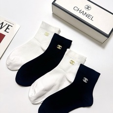 配包装 🌟【一盒4双】 🌟Chanel 香奈儿 经典字母logo ins超火爆短筒袜,纯棉面料,潮人必备 ,经典配色 配包装 🌟【一盒4双】 🌟Chanel 香奈儿 经典字母logo ins超火爆短筒袜,纯棉面料,潮人必备 ,经典配色