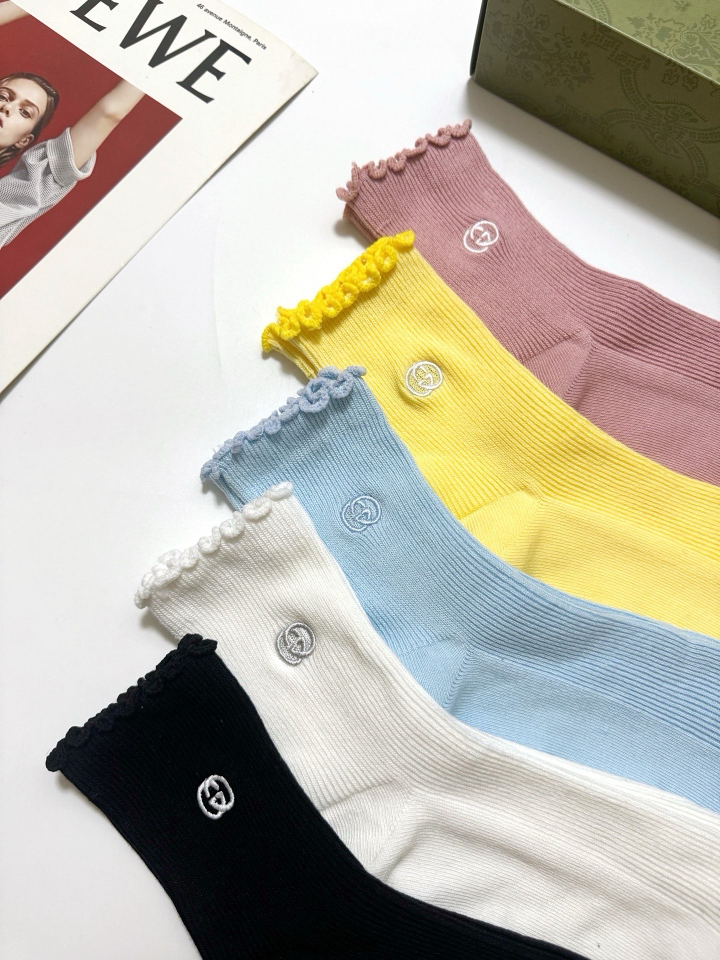 配包装 🌟【一盒5 双】  🌟Gucci 古琦 经典刺绣字母logo 纯棉中筒袜   ，ins超火爆小腿袜，纯棉面料，潮