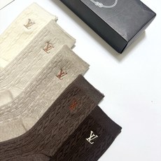 配包装 🌟【一盒5 双】 🌟LV 路易威登 经典刺绣字母logo 羊绒混纺中筒袜 ,软糯亲肤,ins超火爆配色 , 配包装 🌟【一盒5 双】 🌟LV 路易威登 经典刺绣字母logo 羊绒混纺中筒袜 ,软糯亲肤,ins超火爆配色 ,