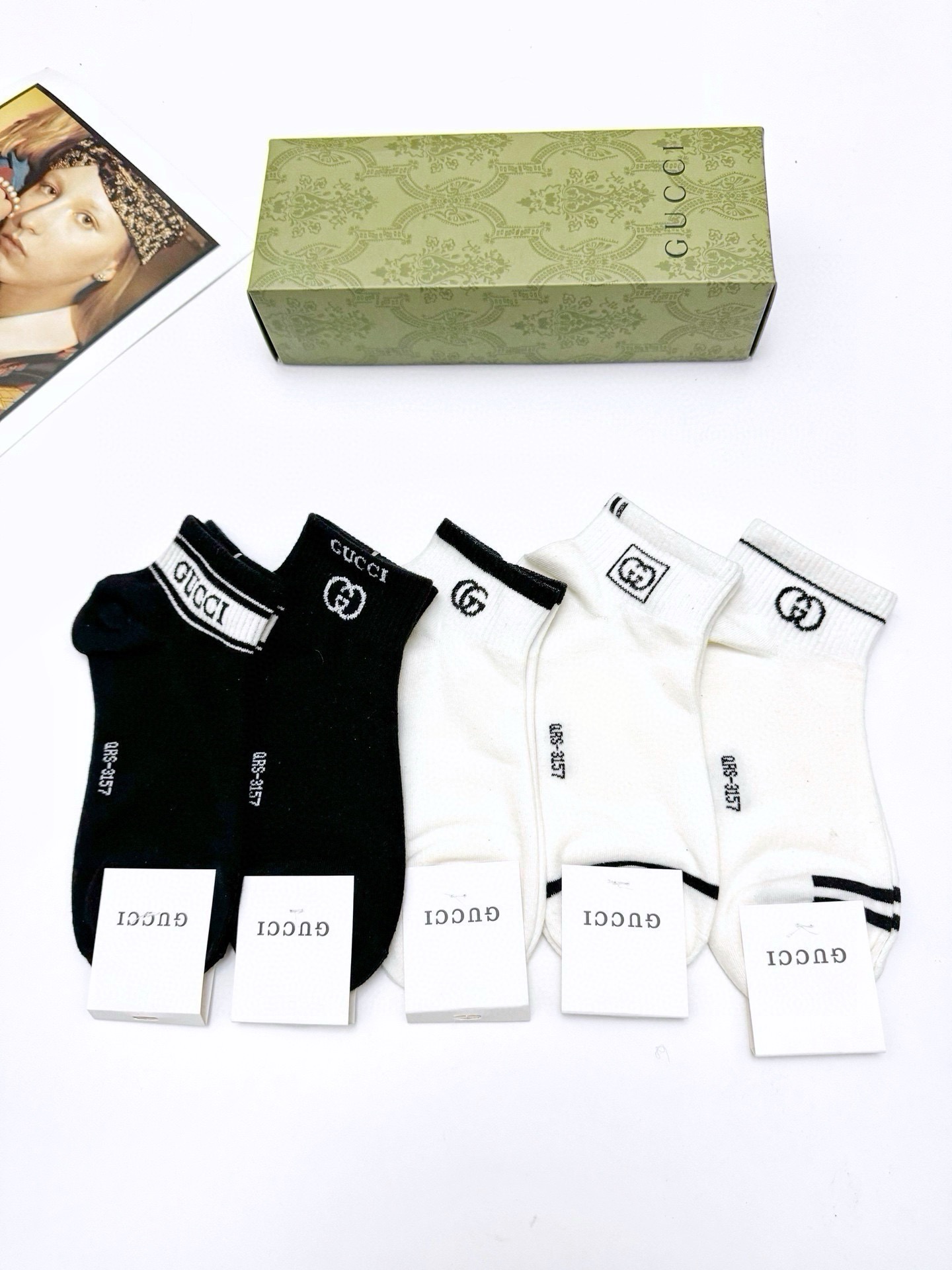配包装 🌟【一盒5 双】  🌟Gucci 古琦 经典字母logo 双G 短袜   ，ins超火爆短袜，纯棉面料，潮人必备