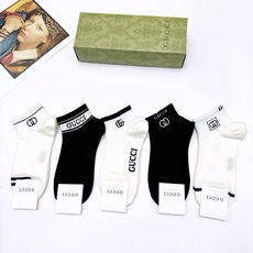 配包装 🌟【一盒5 双】 🌟Gucci 古琦 经典字母logo 双G 短袜 ,ins超火爆短袜,纯棉面料,潮人必备 配包装 🌟【一盒5 双】 🌟Gucci 古琦 经典字母logo 双G 短袜 ,ins超火爆短袜,纯棉面料,潮人必备