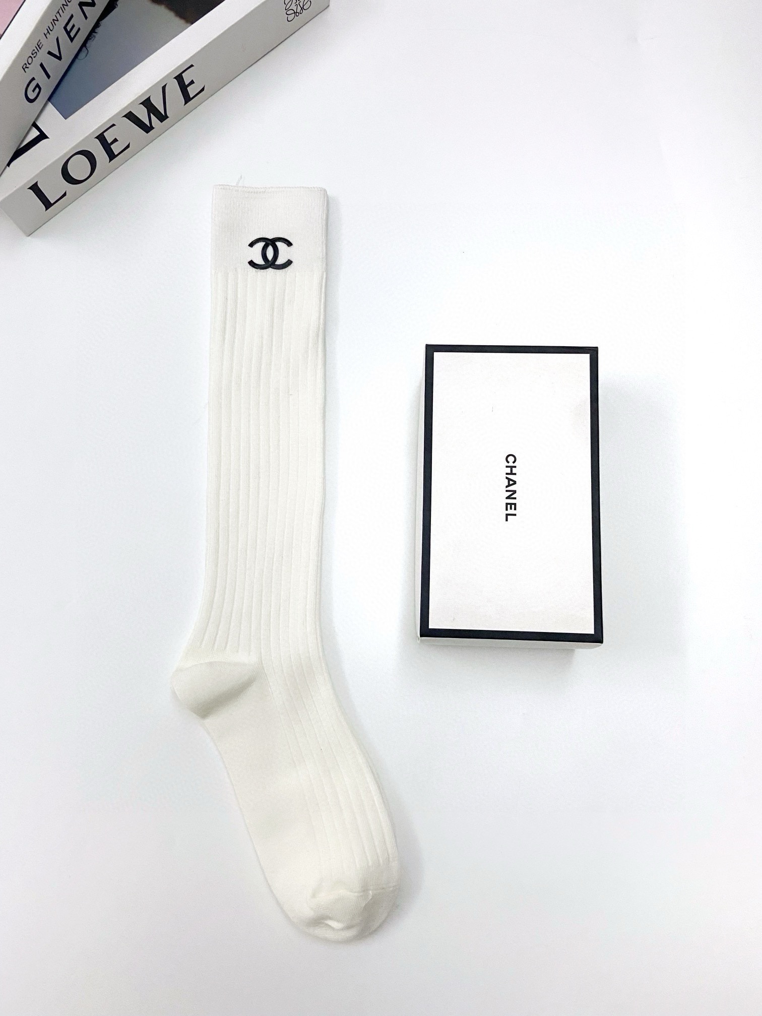 配包装 🌟【一盒一双】 🌟Chanel 香奈儿 经典字母logo纯棉长筒袜  小腿袜 🌟重工装饰个性时尚 🌟ins爆款！