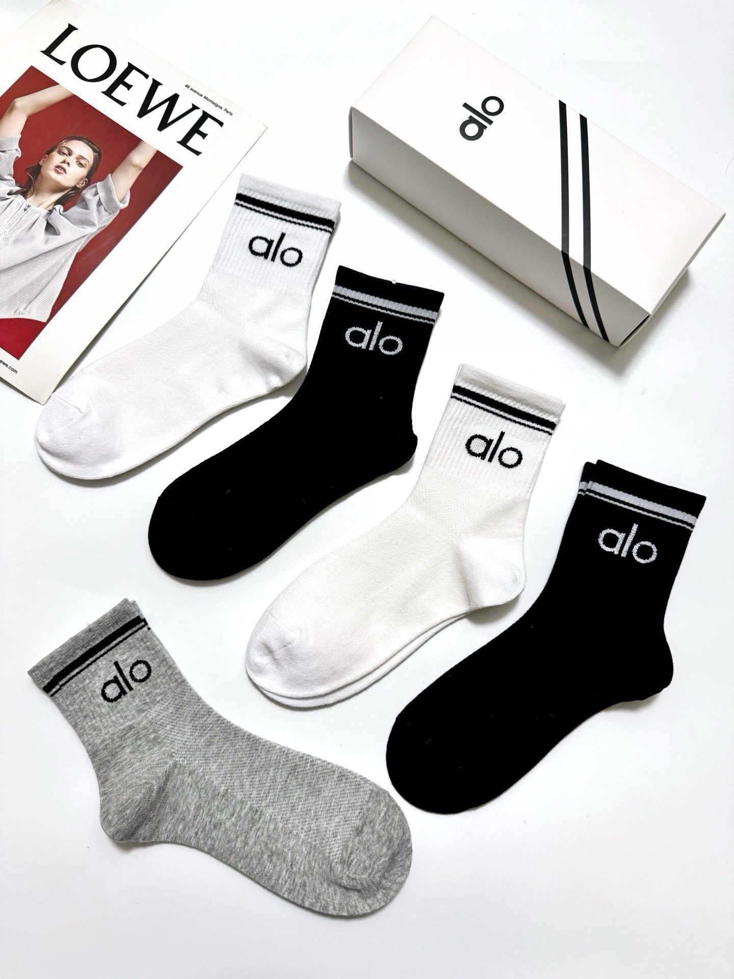 配包装 🌟【一盒5 双】  🌟alo 经典字母logo纯棉短袜 中筒袜 ，  男女同款，ins超火爆红人同款，精美纯棉 