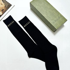 配包装 🌟【一盒一双】 🌟Gucci 古琦 经典字母logo纯棉长筒袜 小腿袜 🌟重工装饰个性时尚 🌟ins爆款!专柜 配包装 🌟【一盒一双】 🌟Gucci 古琦 经典字母logo纯棉长筒袜 小腿袜 🌟重工装饰个性时尚 🌟ins爆款!专柜
