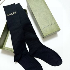 配包装 🌟【一盒一双】 🌟Gucci 古琦 经典字母logo纯棉长筒袜 小腿袜 🌟重工装饰个性时尚 🌟ins爆款!专柜 配包装 🌟【一盒一双】 🌟Gucci 古琦 经典字母logo纯棉长筒袜 小腿袜 🌟重工装饰个性时尚 🌟ins爆款!专柜