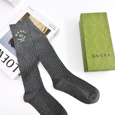 配包装 🌟【一盒一双】 🌟Gucci 古琦 经典字母logo纯棉长筒袜 小腿袜 🌟重工装饰个性时尚 🌟ins爆款!专 配包装 🌟【一盒一双】 🌟Gucci 古琦 经典字母logo纯棉长筒袜 小腿袜 🌟重工装饰个性时尚 🌟ins爆款!专