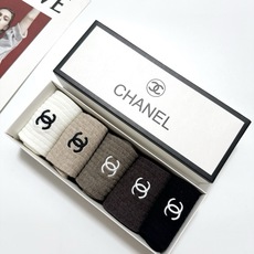 配包装 🌟【一盒5 双】 🌟Chanel 香奈儿 经典刺绣字母logo 纯棉中筒袜 ,ins超火爆小腿袜,纯棉面料 配包装 🌟【一盒5 双】 🌟Chanel 香奈儿 经典刺绣字母logo 纯棉中筒袜 ,ins超火爆小腿袜,纯棉面料