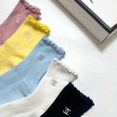 配包装 🌟【一盒5 双】 🌟 Chanel 香奈儿 经典刺绣字母logo 纯棉中筒袜 ,ins超火爆小腿袜,纯棉面 配包装 🌟【一盒5 双】 🌟 Chanel 香奈儿 经典刺绣字母logo 纯棉中筒袜 ,ins超火爆小腿袜,纯棉面